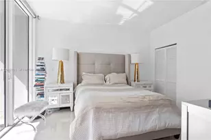 31 SE 5th St, Miami, FL 33131 - Photo 11