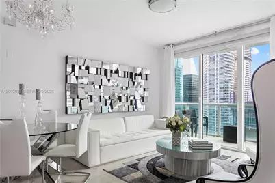 31 SE 5th St #4018, Miami, FL 33131 - Photo 3