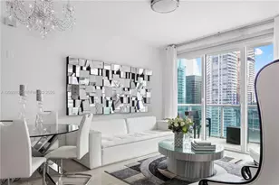 31 SE 5th St, Miami, FL 33131 - Photo 3
