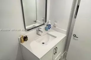 5880 Collins Ave, Miami Beach, FL 33140 - Photo 9