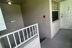 2890 N Oakland Forest Dr, Oakland Park, FL 33309 - Photo 17