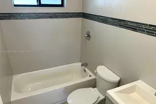 1590 NE 118th St, Miami, FL 33161 - Photo 7