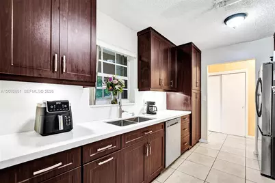 4620 SW 43rd Ter, Dania Beach, FL 33314 - Photo 7