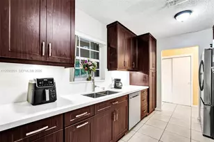 4620 SW 43rd Terrace, Dania Beach, FL 33314 - Photo 7