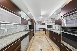 1800 NE 114th St, Miami, FL 33181 - Photo 5