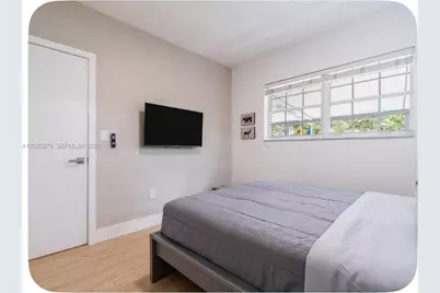 3811 NW 66th Ave, Virginia Gardens, FL 33166 - Photo 13
