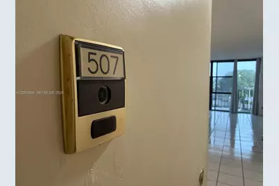 1000 Parkview Dr #507, Hallandale Beach, FL 33009 - Photo 39