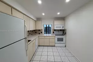 1000 Parkview Dr, Hallandale Beach, FL 33009 - Photo 5