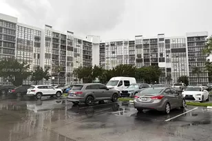 1000 Parkview Dr, Hallandale Beach, FL 33009 - Photo 3