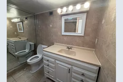 1000 Parkview Dr #507, Hallandale Beach, FL 33009 - Photo 21