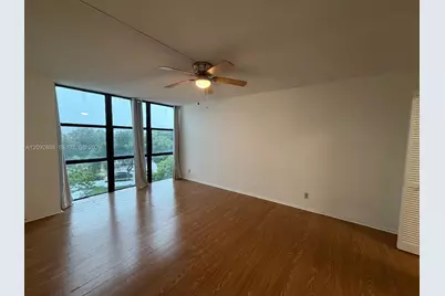 1000 Parkview Dr #507, Hallandale Beach, FL 33009 - Photo 13