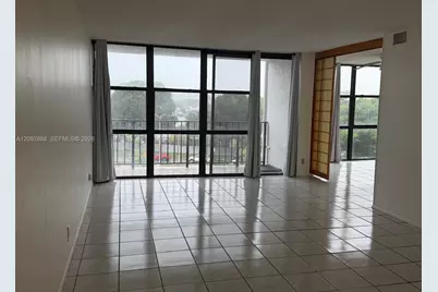 1000 Parkview Dr #507, Hallandale Beach, FL 33009 - Photo 7