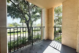 1739 Village Blvd, West Palm Beach, FL 33409 - Photo 17