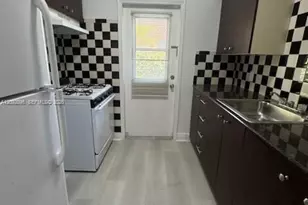 605 77th St, Miami Beach, FL 33141 - Photo 9