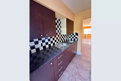 605 77th St #3, Miami Beach, FL 33141 - Photo 3