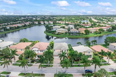 9640 Phipps Ln, Wellington, FL 33414 - Photo 7