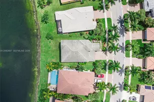 9640 Phipps Ln, Wellington, FL 33414 - Photo 11