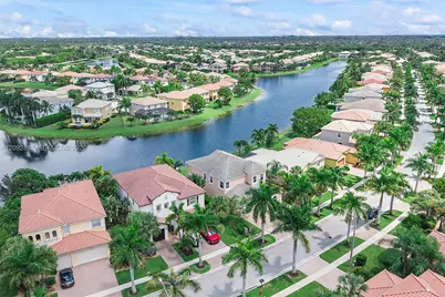 9640 Phipps Ln, Wellington, FL 33414 - Photo 9