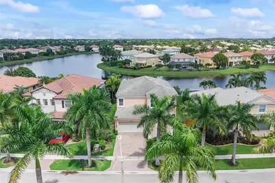 9640 Phipps Ln, Wellington, FL 33414 - Photo 5