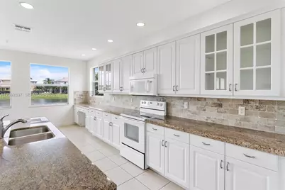 9640 Phipps Ln, Wellington, FL 33414 - Photo 29