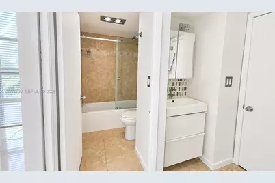 20505 E Country Club Dr #133, Aventura, FL 33180 - Photo 9