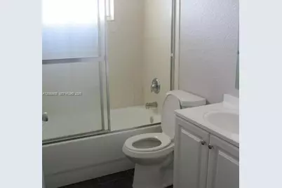 1050 NW 4th St, Boynton Beach, FL 33435 - Photo 5