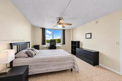 919 Hillcrest Dr #401, Hollywood, FL 33021 - Photo 17