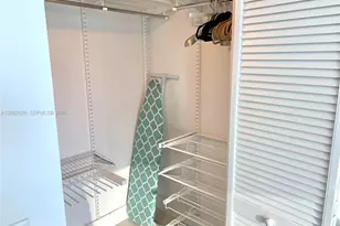 31 SE 5th St, Miami, FL 33131 - Photo 15