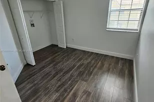 18346 NW 68th Ave, Hialeah, FL 33015 - Photo 11