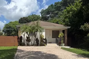372 SW 2nd St, Florida City, FL 33034 - Photo 1