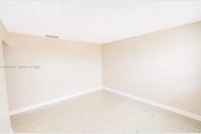 2315 W Okeechobee Rd #304, Hialeah, FL 33010 - Photo 7