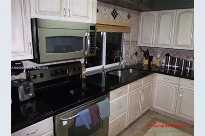 9470 NW 24th St, Sunrise, FL 33322 - Photo 11