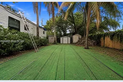 7573 NW 12th Ct, Miami, FL 33147 - Photo 13