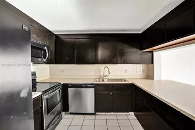 105 Liberty Ct, Deerfield Beach, FL 33442 - Photo 13