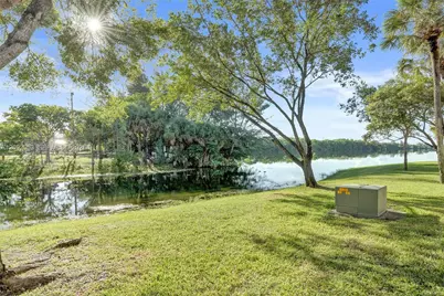 105 Liberty Ct, Deerfield Beach, FL 33442 - Photo 29