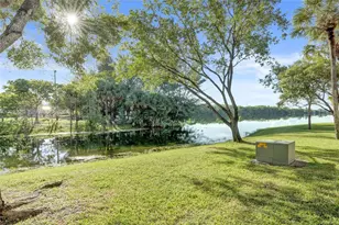 105 Liberty Ct, Deerfield Beach, FL 33442 - Photo 29