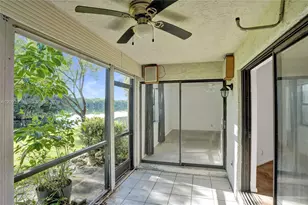 105 Liberty Ct, Deerfield Beach, FL 33442 - Photo 25