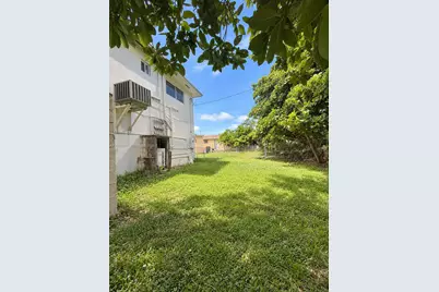 2315 NW 35th St, Miami, FL 33142 - Photo 11
