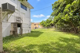 2315 NW 35th St, Miami, FL 33142 - Photo 11