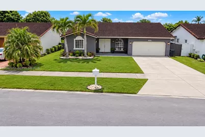 18046 SW 154th Pl, Miami, FL 33187 - Photo 23