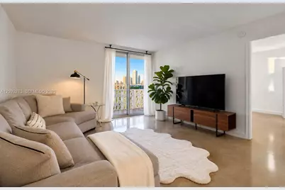 1020 Meridian Ave #816, Miami Beach, FL 33139 - Photo 1