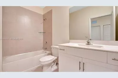 11068 W 33rd Ct #11068, Hialeah, FL 33018 - Photo 9