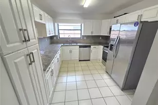 212 SW 2nd Ave, Hallandale Beach, FL 33009 - Photo 25