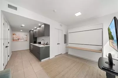 227 NE 2nd St #1911, Miami, FL 33132 - Photo 3