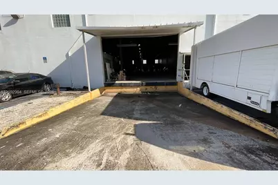 4875 NW 77th Ave, Miami, FL 33166 - Photo 17