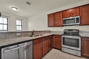 10620 NW 88th St, Doral, FL 33178 - Photo 7