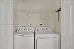 10620 NW 88th St, Doral, FL 33178 - Photo 13