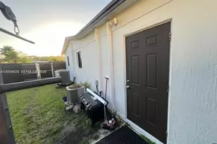16025 SW 299th Terrace, Homestead, FL 33033 - Photo 3