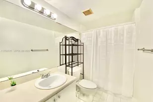 5099 NW 7th St, Miami, FL 33126 - Photo 23