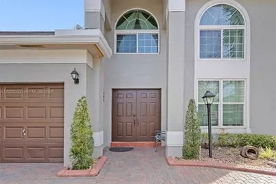 12724 NW 18th Ct, Pembroke Pines, FL 33028 - Photo 3